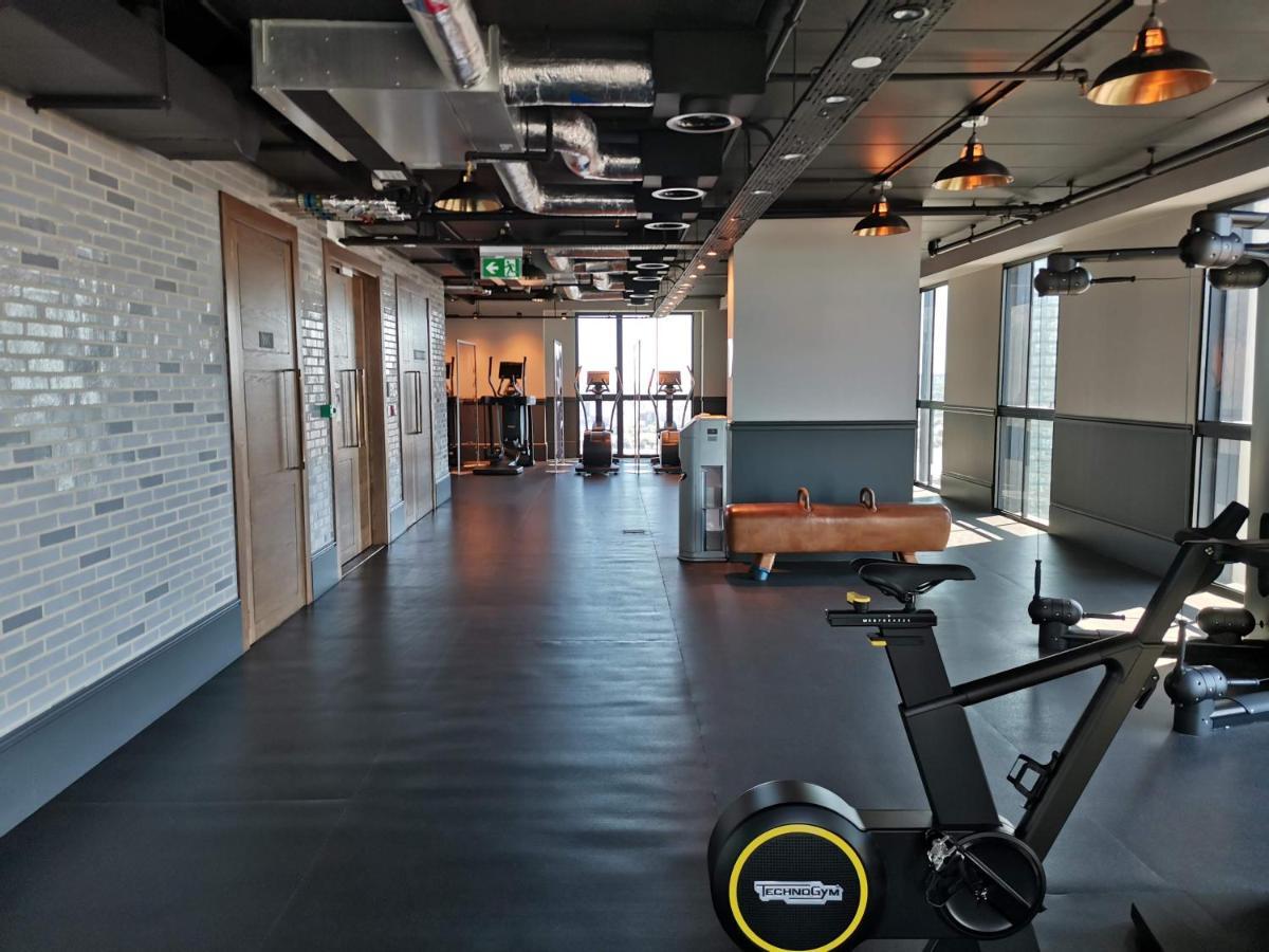 Charles Hope Canary Wharf South Quay 런던 외부 사진
