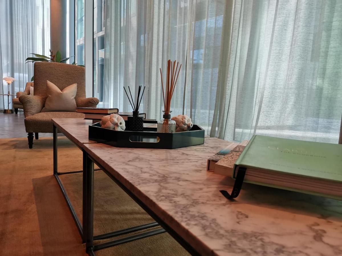 Charles Hope Canary Wharf South Quay 런던 외부 사진