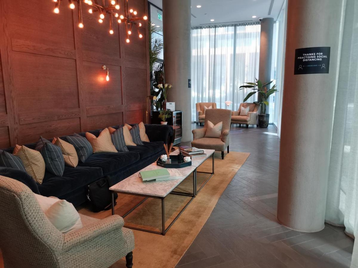 Charles Hope Canary Wharf South Quay 런던 외부 사진