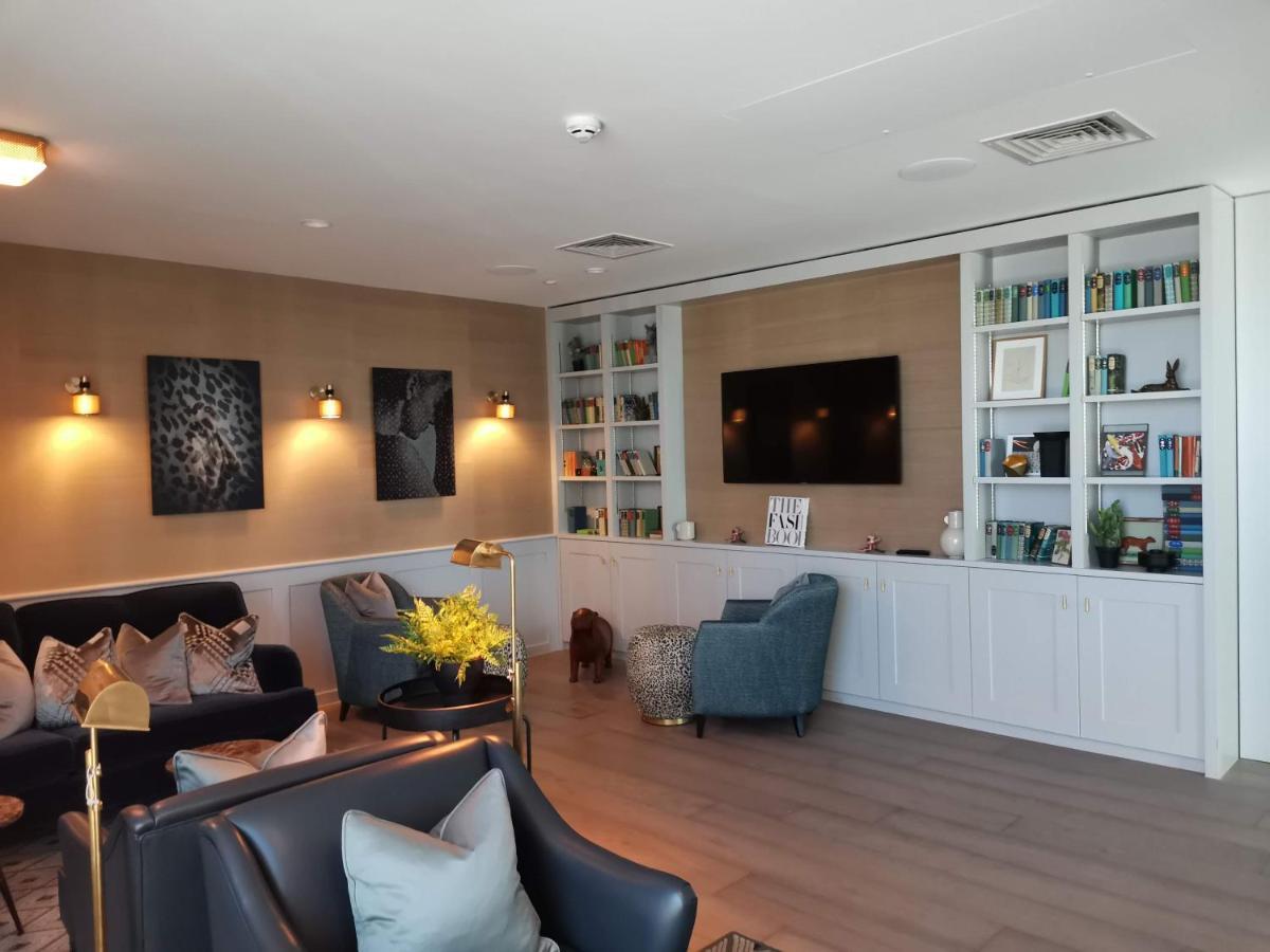 Charles Hope Canary Wharf South Quay 런던 외부 사진