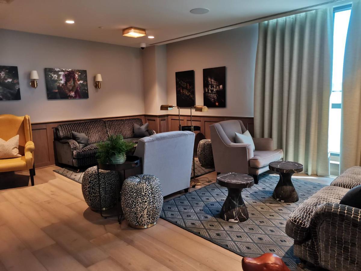Charles Hope Canary Wharf South Quay 런던 외부 사진