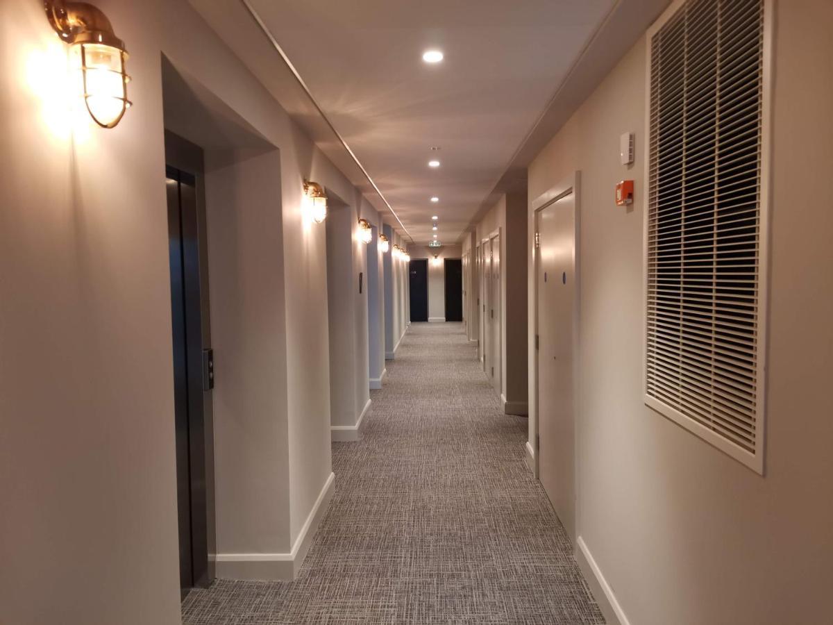 Charles Hope Canary Wharf South Quay 런던 외부 사진
