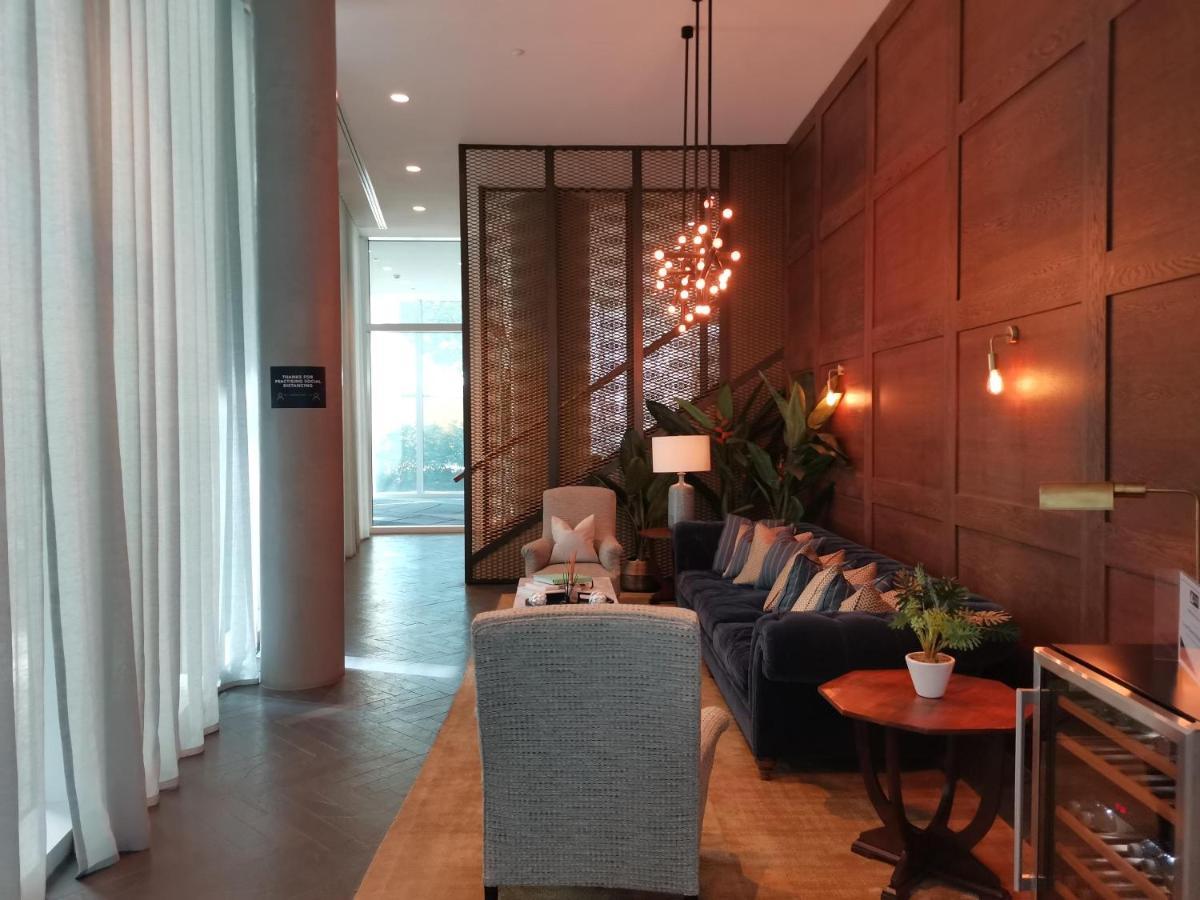 Charles Hope Canary Wharf South Quay 런던 외부 사진
