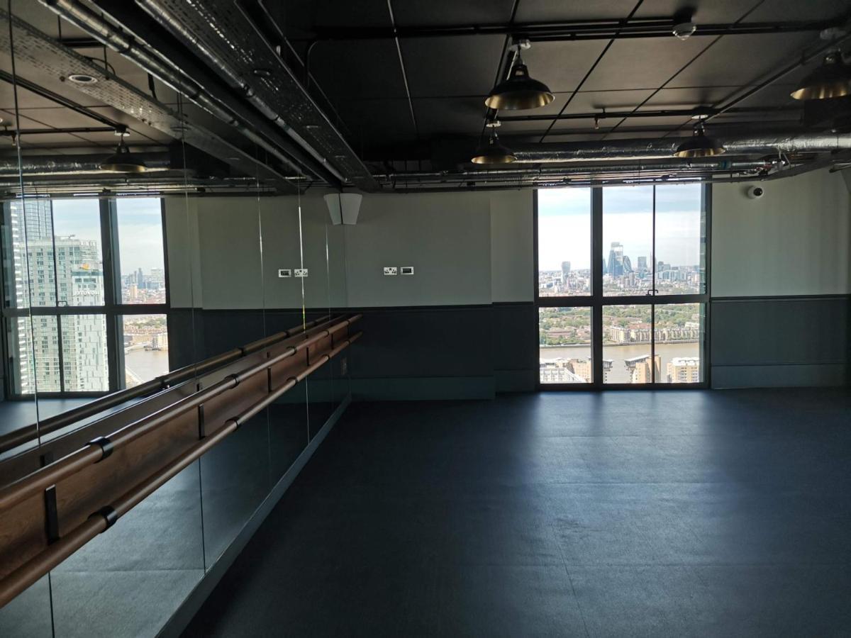 Charles Hope Canary Wharf South Quay 런던 외부 사진