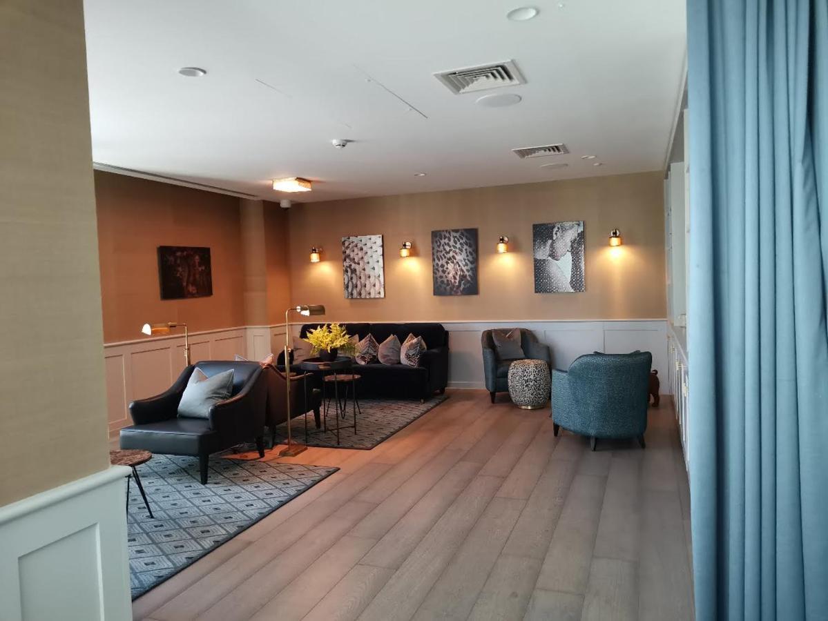 Charles Hope Canary Wharf South Quay 런던 외부 사진