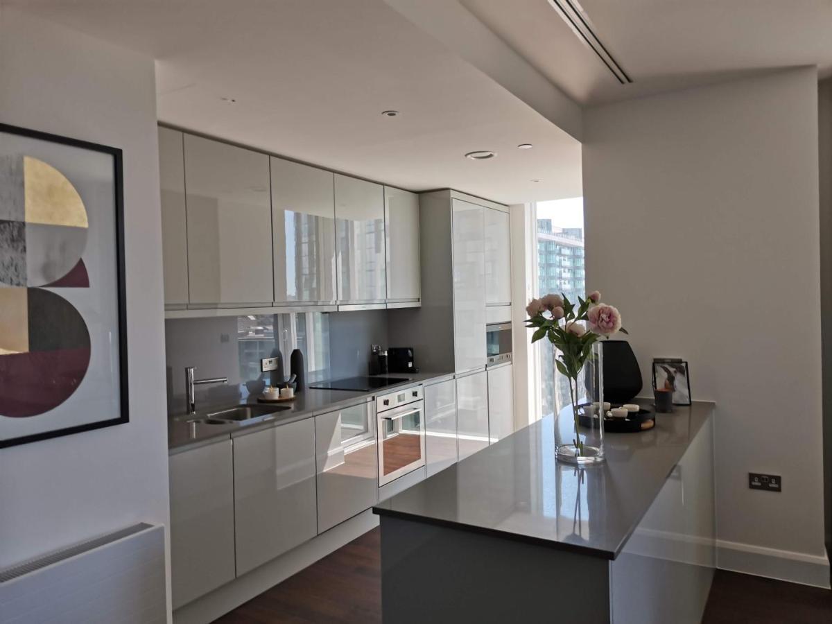 Charles Hope Canary Wharf South Quay 런던 외부 사진