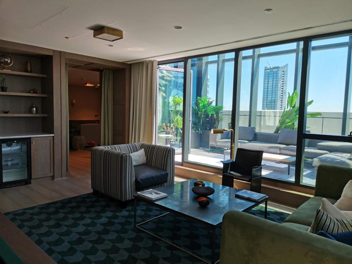 Charles Hope Canary Wharf South Quay 런던 외부 사진