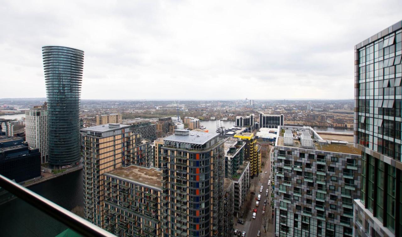 Charles Hope Canary Wharf South Quay 런던 외부 사진